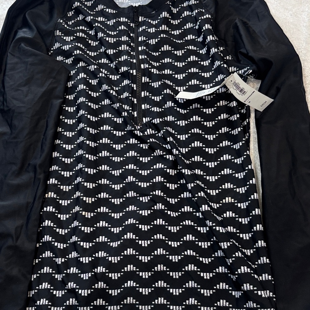 Old Navy Black and White Patterned Long Sleeve Top